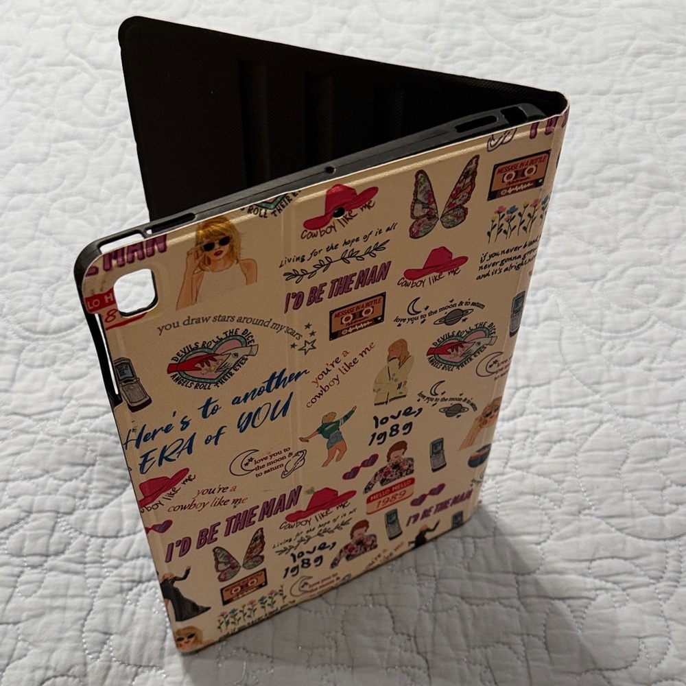 Source Unknown Multicolor Graphic Tablet Cover - image 3